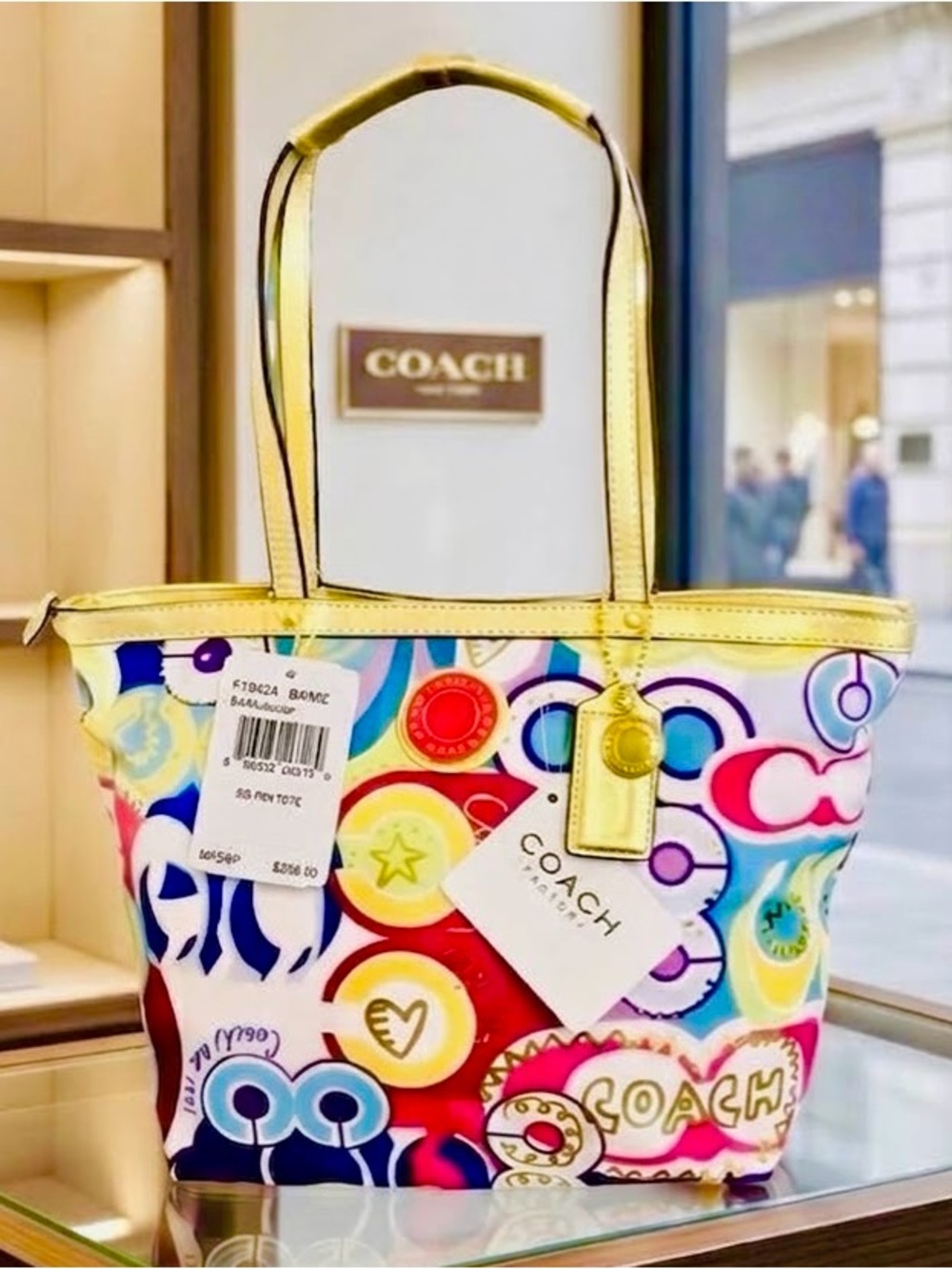 Coach NWT Poppy C Graffiti bag 2012, top zip, gold leather F19434 - mint